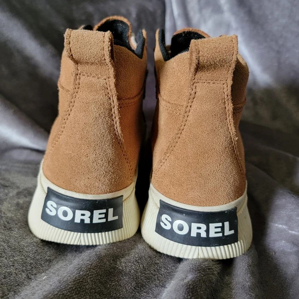 Sorel Out N About Classic Boots Kids Size 3 Tan Black Excellent Waterproof